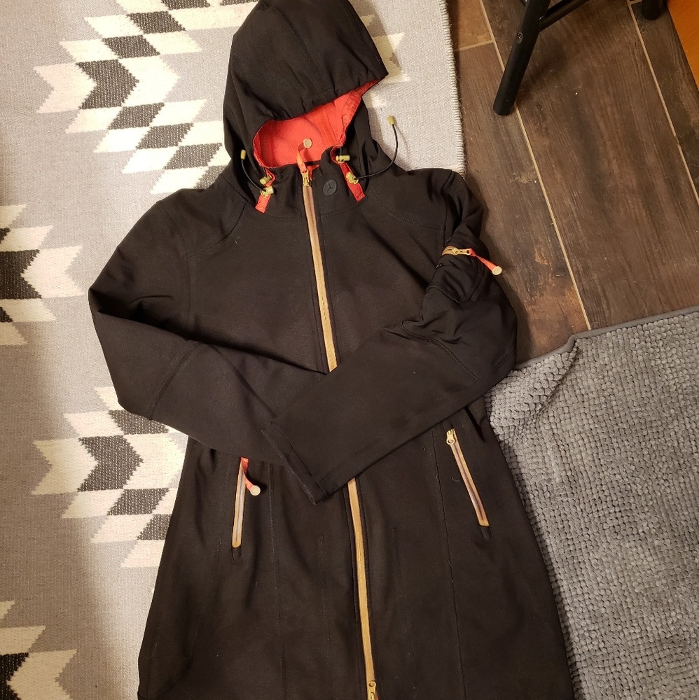 Ilse Jacobson 07b Rain Jacket. Size 40 Euro (10)
